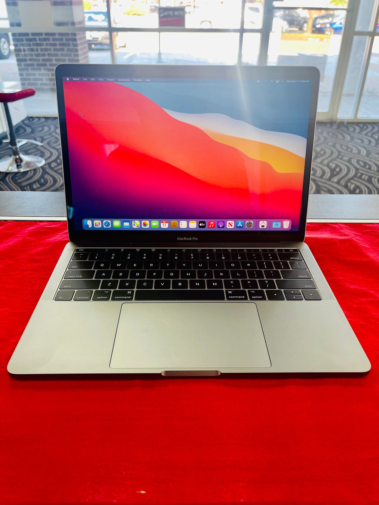 Macbook Pro 2017 i5 256gb 13'' Upgraded Specs OS2020 (Finance for